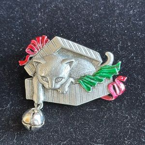 Jonette Jewelry Pewter Holiday Cat Pin